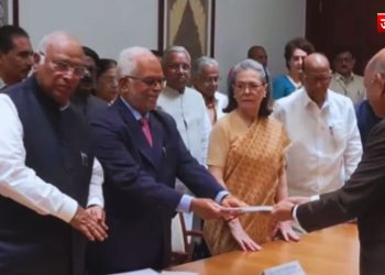 INDIA ब्लॉक के उपराष्ट्रपति पद के उम्मीदवार सुदर्शन रेड्डी ने नामांकन दाखिल किया