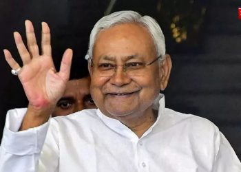 बिहार चुनाव से पहले चुनावी रण में नीतीश की नई चाल, स्कूल रसोईयां-गार्ड की सैलरी में दोगुना उछाल