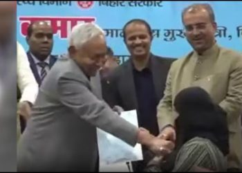 नीतीश कुमार का हिजाब विवाद: महिला डॉक्टर की गरिमा पर सवाल !