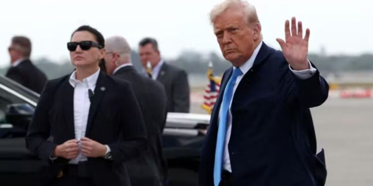 ट्रंप ने खुद को वेनेजुएला का कार्यवाहक राष्ट्रपति घोषित किया, कहा- 50 करोड़ बैरल तेल अमेरिका को मिलेगा!