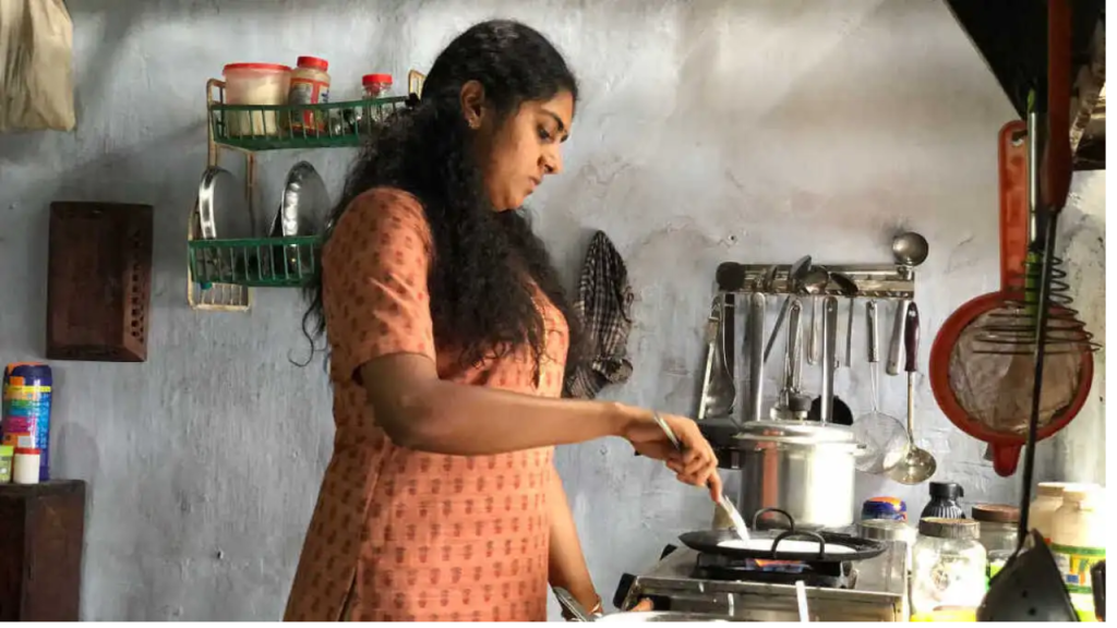 सिर्फ हाउसवाइफ नहीं: कोर्ट ने मुआवजा दोगुना क्यों किया?