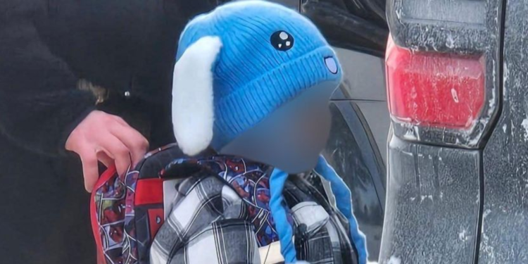 अमेरिकी इमिग्रेशन अधिकारियों ने मिनेसोटा में 5 साल के बच्चे को हिरासत में लिया!