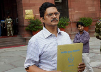 जेल में बंद पूर्व IPS अधिकारी अमिताभ ठाकुर कार्डियक समस्या से अस्पताल में भर्ती…