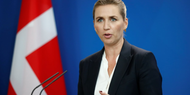 ‘हम पहले गोली चलाएंगे’: ग्रीनलैंड विवाद पर डेनमार्क की अमेरिका को कड़ी चेतावनी!