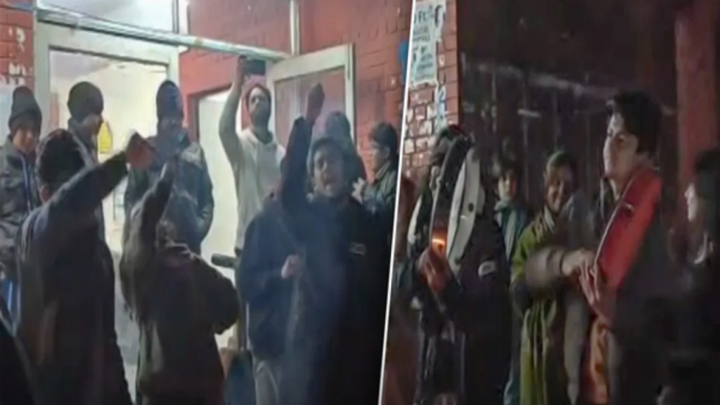 JNU में ‘मोदी-शाह की कब्र खुदेगी’ नारे: BJP बोली- सांपों के फन कुचले जा रहे, सपोले बिलबिला रहे!