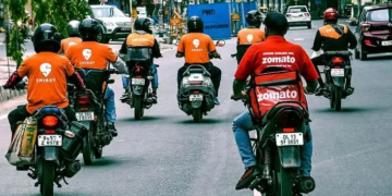 डिलीवरी Boys पर बढ़ता दबाव: 10 मिनट की टाइम लिमिट और सुरक्षा की मांग !