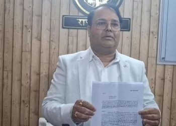 यूपी में एक के बाद एक इस्तीफों का सिलसिला जारी