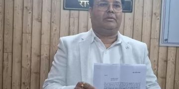 यूपी में एक के बाद एक इस्तीफों का सिलसिला जारी