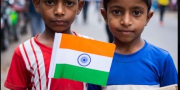 हाथों में कटोरा नहीं, अब तिरंगा! संभल के 20 बच्चे योगी के सामने करेंगे परेड