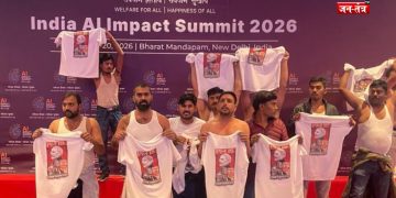 बीजेपी के तीन शब्द: ‘Topless, Brainless, Shameless’