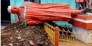 असम में चुनावी शोर के बीच नेहरू की प्रतिमा ढहाई