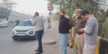पीरागढ़ी फ्लाईओवर पर टवेरा में 3 शव: पुलिस जांच में जुटी…
