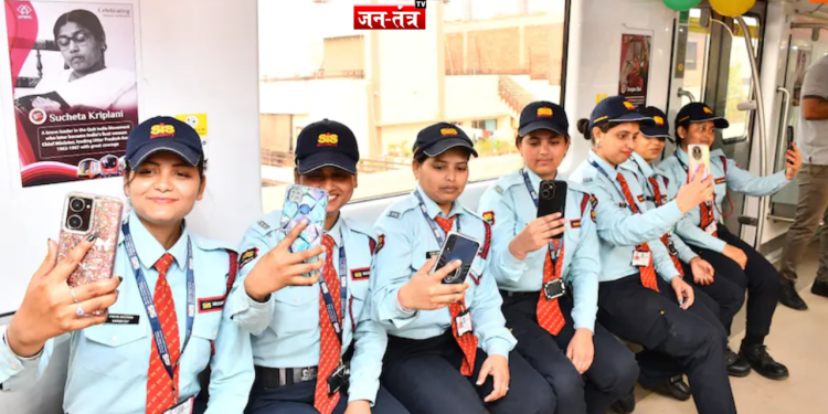 यूपी में हर तीसरी मेट्रो ट्रेन चला रही है महिला शक्ति