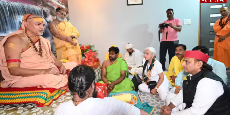 ‘असली संतों के आशीर्वाद से होगा नकली संतों का अंत’: अखिलेश यादव