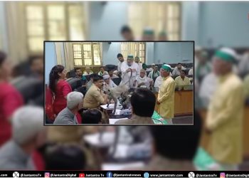 साहब! ज़रा कुर्सी छोड़िए, अब ‘मटरू’ करेगा मीटिंग