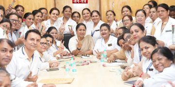 नर्स डे पर CM रेखा गुप्ता का LNJP अस्पताल में ‘सरप्राइज विजिट’